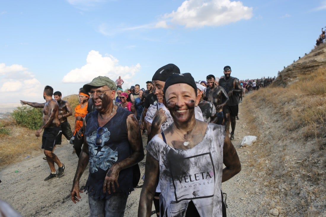 Aquí puedes ver una selección de las mejores fotografías del multitudinario Cascamorras, que ha reunido a unas 15.000 personas en Baza