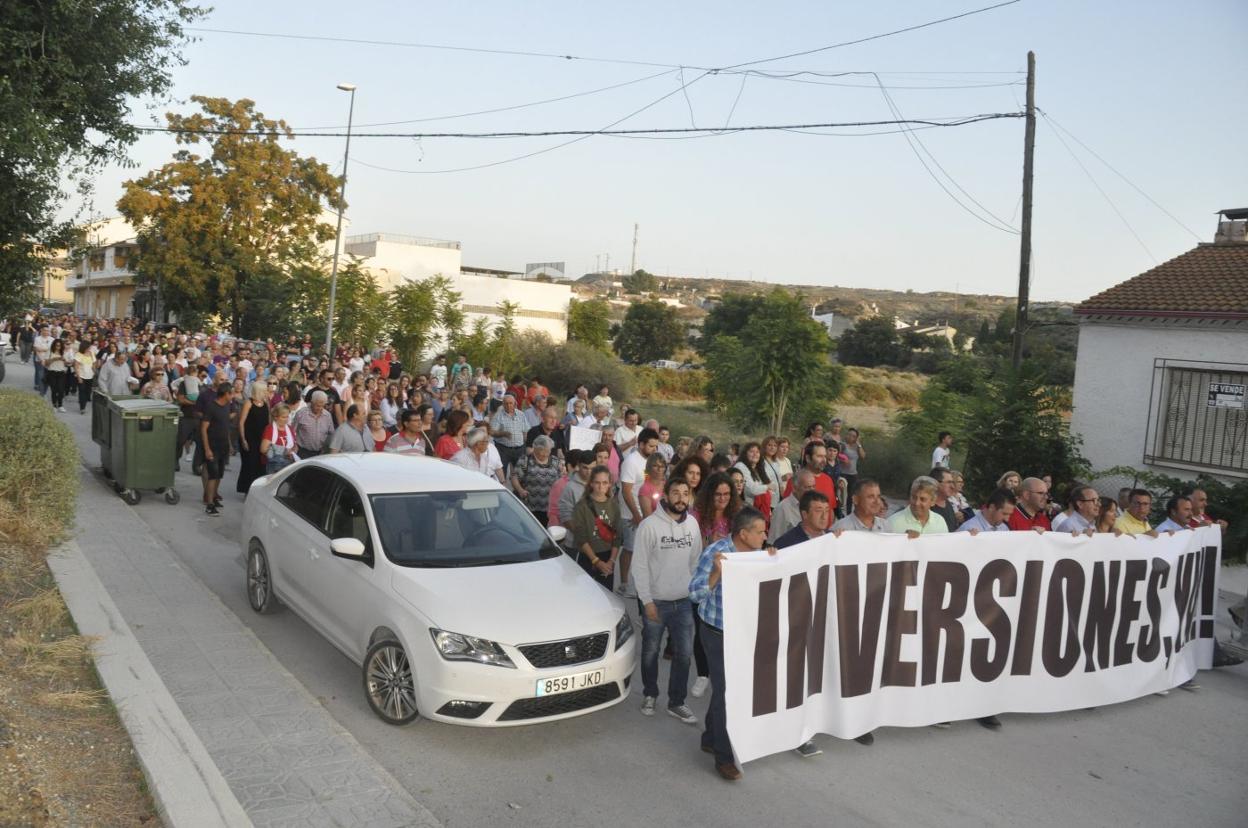 Participantes en la manifestación de Benamaurel.