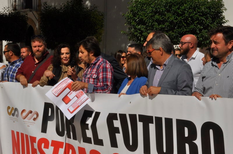 250 personas participan en la concentración organizada por la Asociación Amigos del Ferrocarril de la Comarca de Baza 