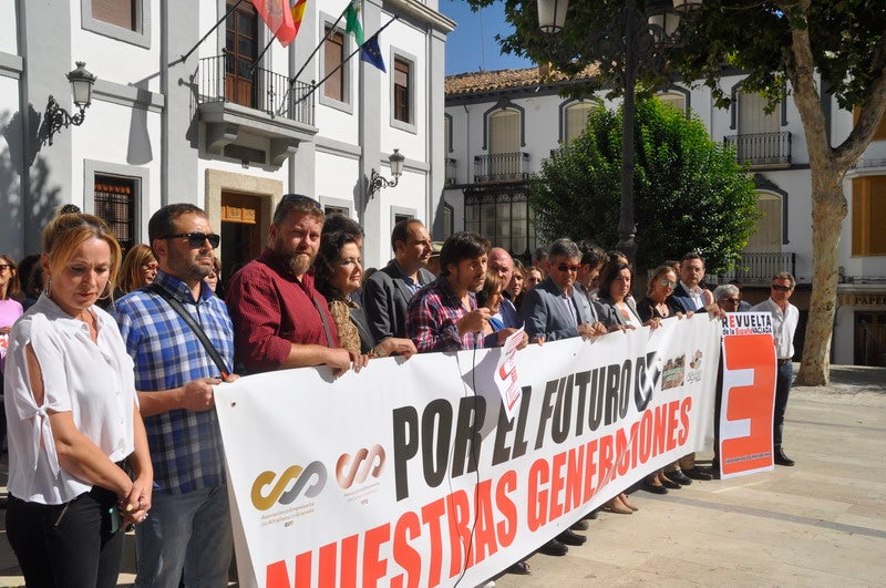 250 personas participan en la concentración organizada por la Asociación Amigos del Ferrocarril de la Comarca de Baza 