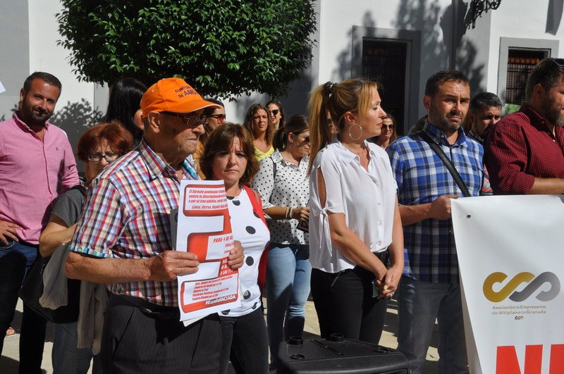 250 personas participan en la concentración organizada por la Asociación Amigos del Ferrocarril de la Comarca de Baza 