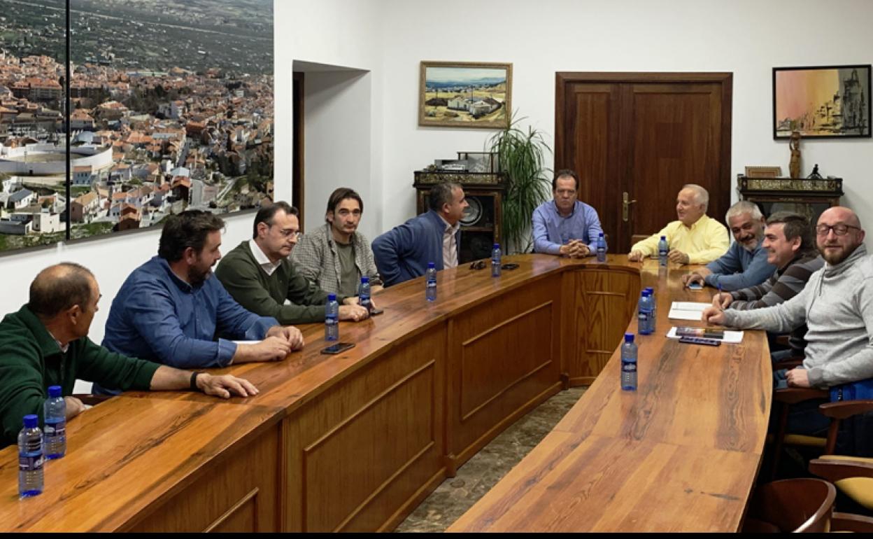 Reunión previa en el Ayuntamiento de Baza