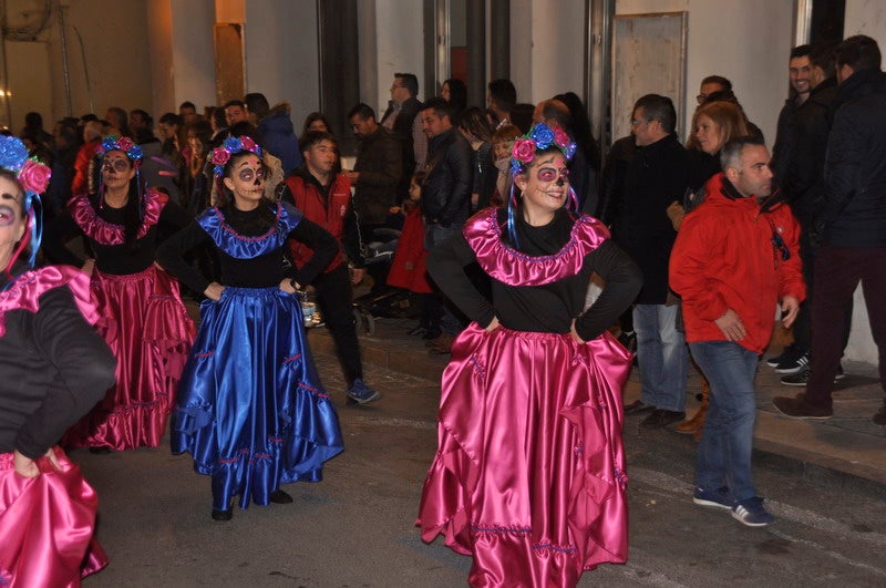 Sus majestades, también han realizado una parada en la Plaza Mayor para recibir a todos los niños y niñas en una noche bastante apacible comparada con otros años de intenso frío