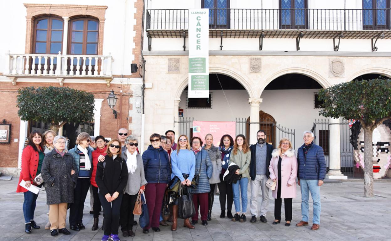 Acto en la Plaza Mayor de Baza