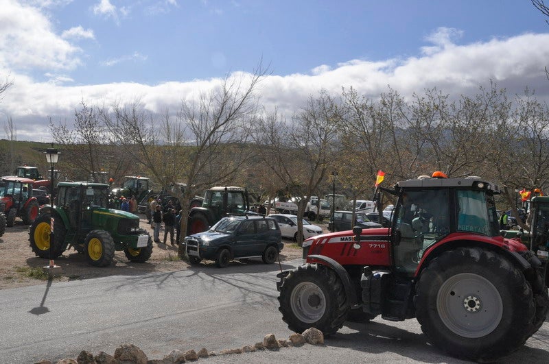 Decenas de tractores marcharon en el norte de la provincia.