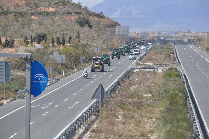 Decenas de tractores marcharon en el norte de la provincia.