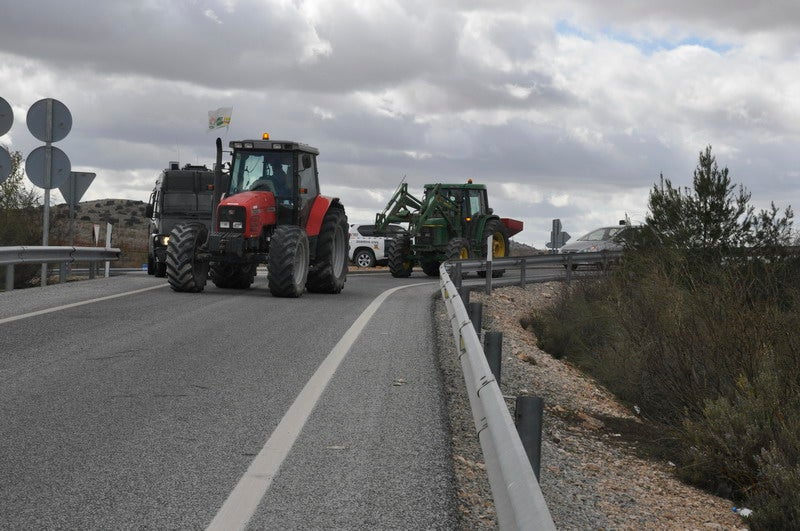 Decenas de tractores marcharon en el norte de la provincia.