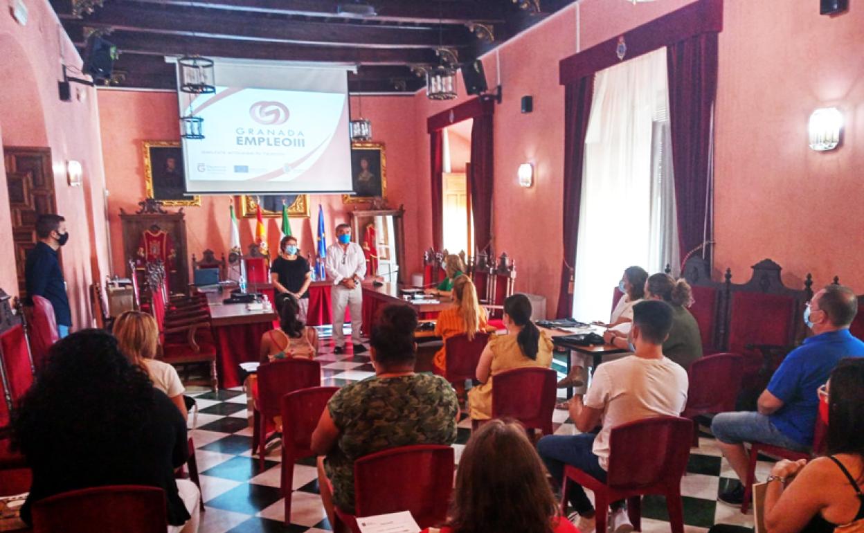 Soledad Martínez y José García Giralte durante la presentación del curso
