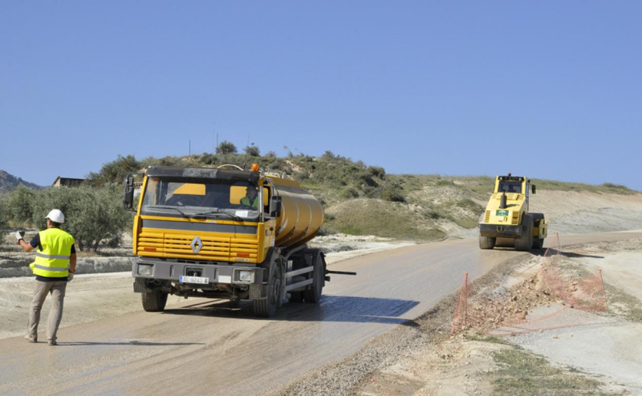 Obras en un tramo de la Cañada Real de Lorca a su paso por Baza 