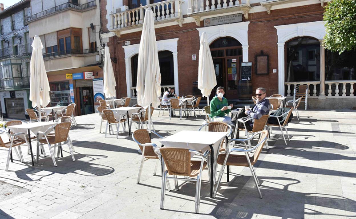 Terraza en la Plaza Mayor de Baza 