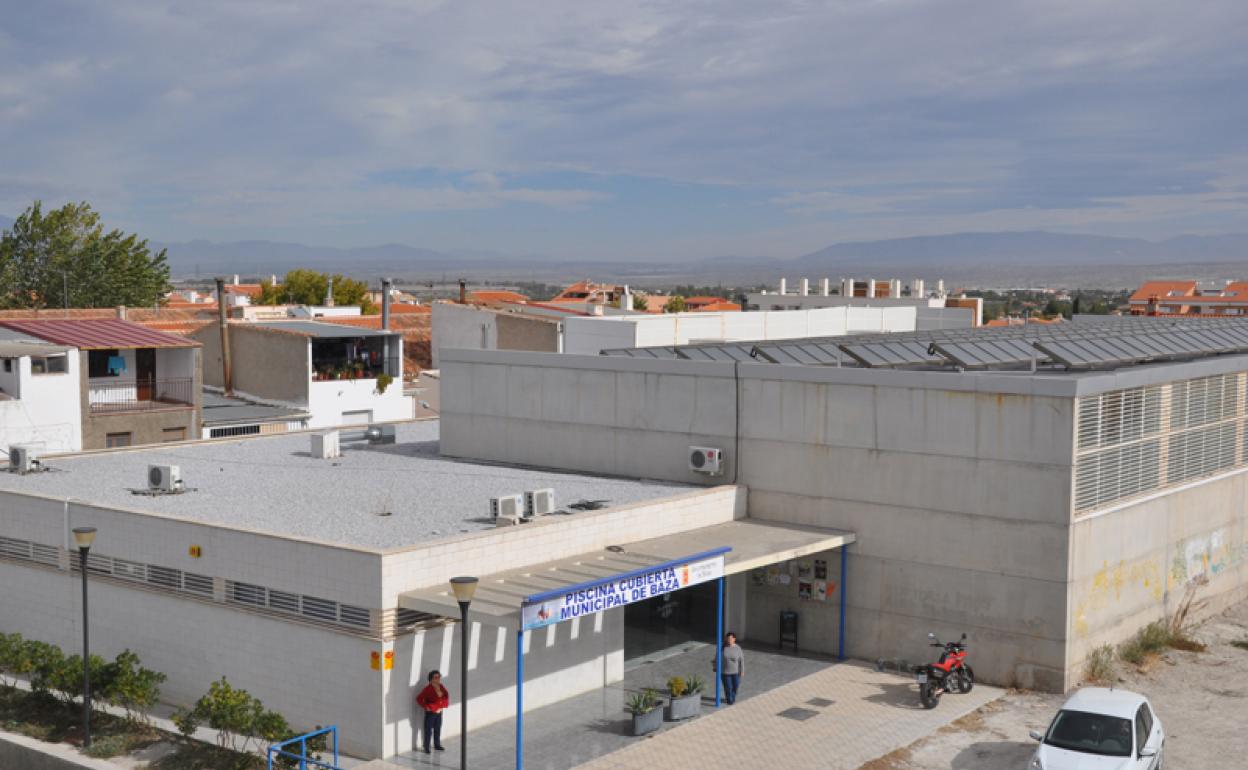 Vista Aérea de la piscina cubierta, unos de los instalaciones obligadas a cerrar 