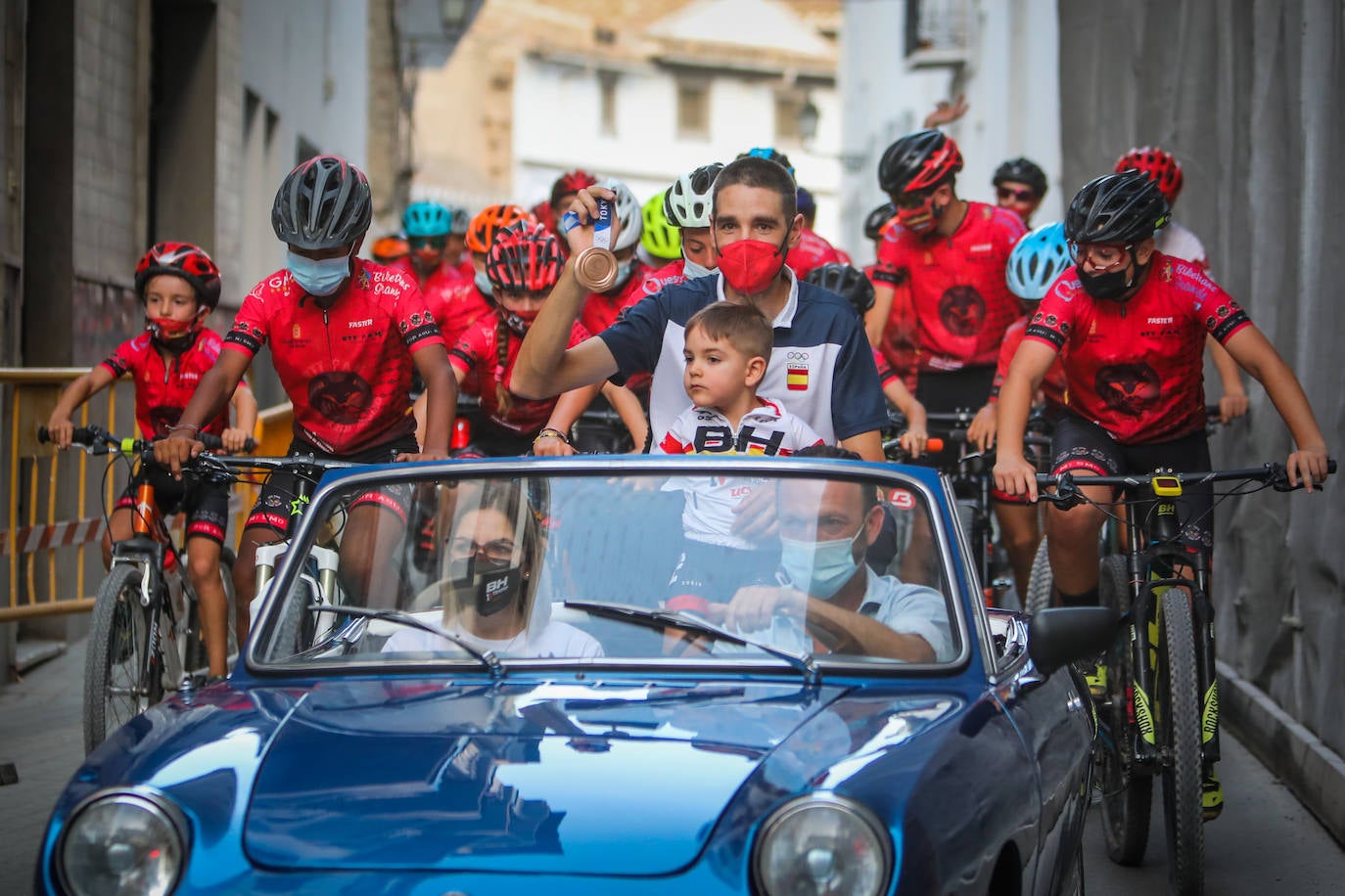 Fotos: Baza se vuelca para recibir al medallista olímpico David Valero