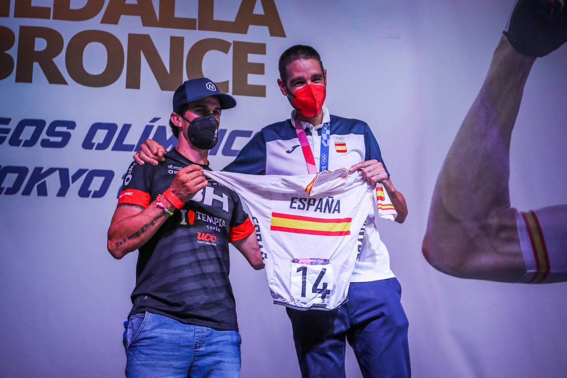 Fotos: Baza se vuelca para recibir al medallista olímpico David Valero