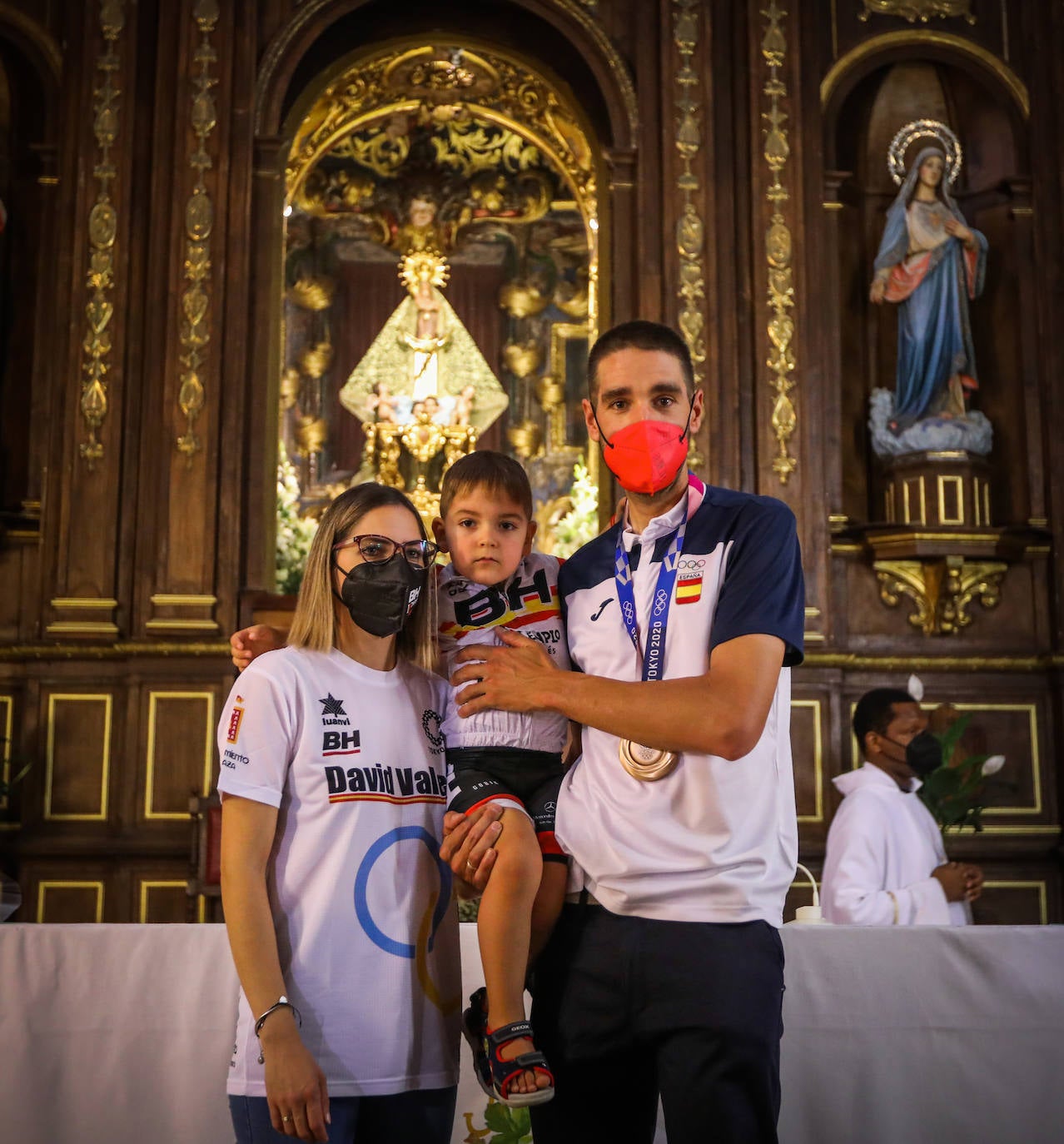 Fotos: Baza se vuelca para recibir al medallista olímpico David Valero