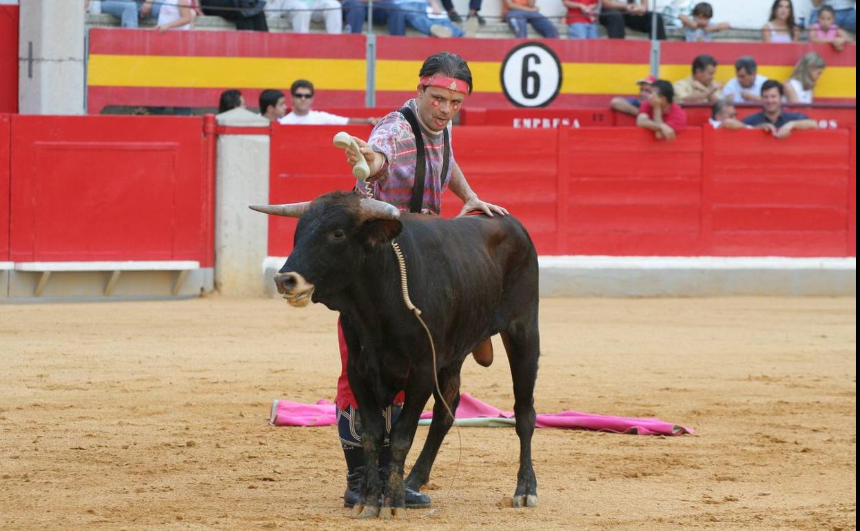 Momento del Bombero Torero de la Feria del Corpus de 2006 en Granada