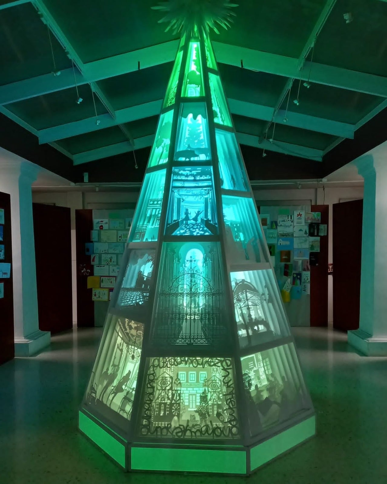 El árbol de Navidad de la Escuela de Arte de Huéscar