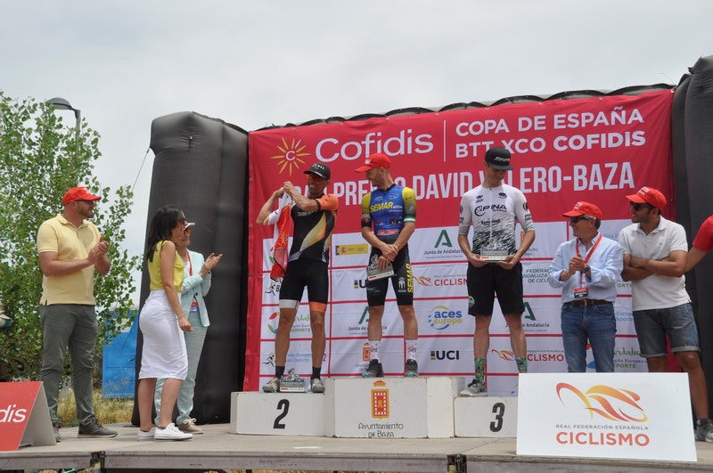 El ciclista bastetano que ganó el bronce en Tokio 2020 se luce en casa.