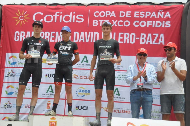 El ciclista bastetano que ganó el bronce en Tokio 2020 se luce en casa.