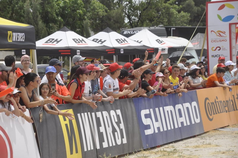 El ciclista bastetano que ganó el bronce en Tokio 2020 se luce en casa.