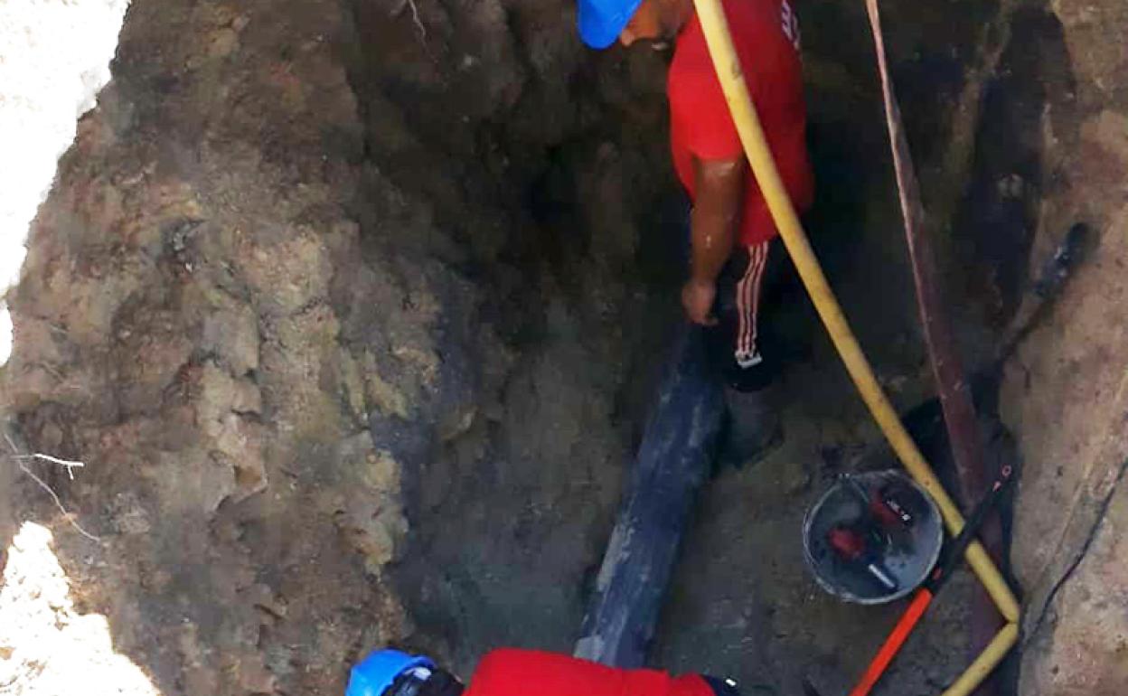 La rotura fue detectada a tres metros de profundidad y a lo largo de cuatro metros