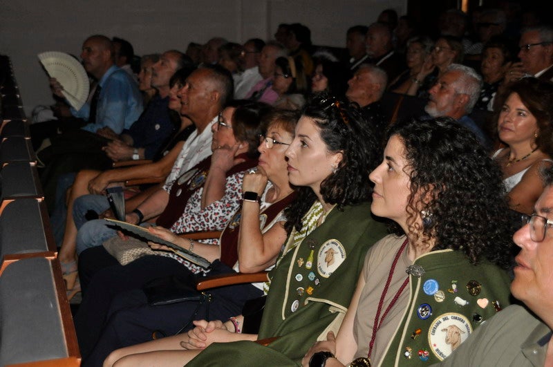 Una exhibición de sevillanas o el homenaje a título póstumo a Antonio Muñoz Jaunenes componen el acto.