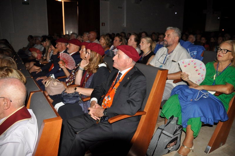 Una exhibición de sevillanas o el homenaje a título póstumo a Antonio Muñoz Jaunenes componen el acto.