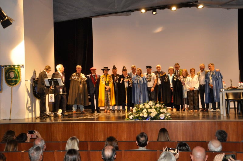 Una exhibición de sevillanas o el homenaje a título póstumo a Antonio Muñoz Jaunenes componen el acto.