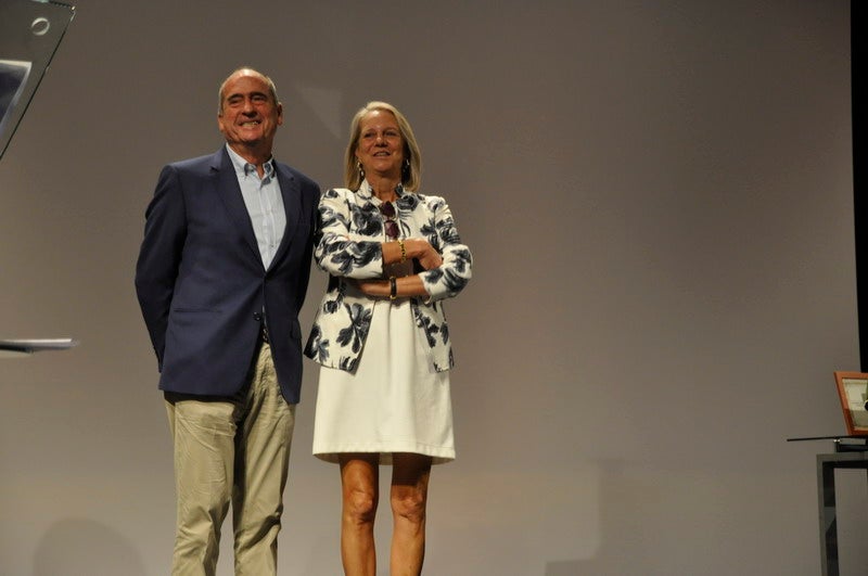 Una exhibición de sevillanas o el homenaje a título póstumo a Antonio Muñoz Jaunenes componen el acto.