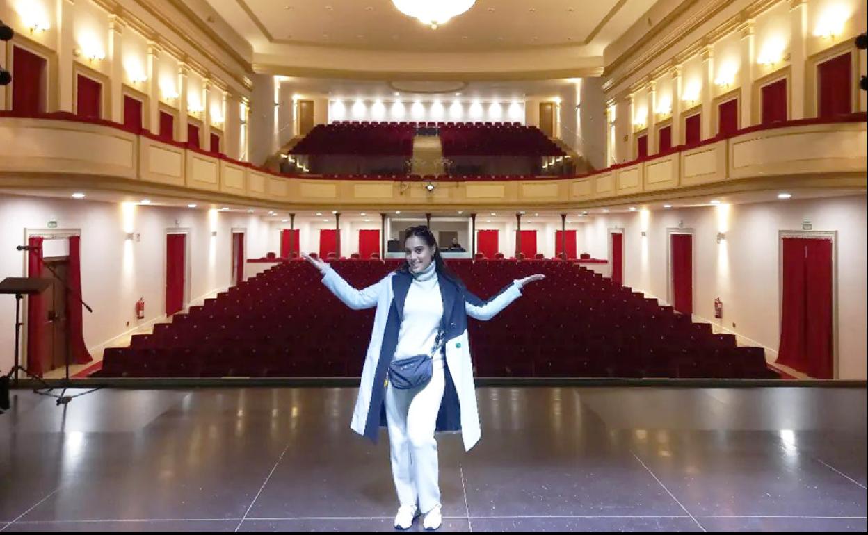Alba Heredia en el Teatro Dengra 