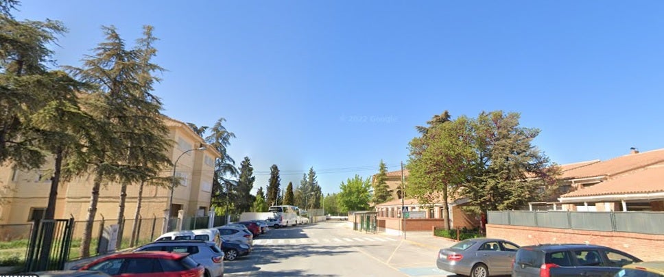 Aledaños de una zona escolar donde fue sorprendido el joven con la droga