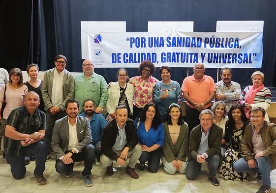 Algunos de los integrantes de la Plataforma en Defensa de la Sanidad Pública