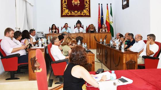 El PP no logra apoyos para aprobar los salarios del equipo de gobierno de Baza