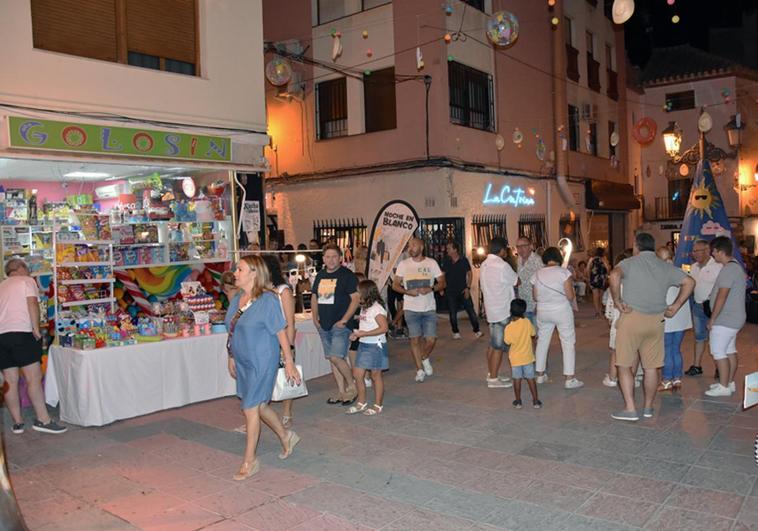 Buen ambiente en la Noche en Blanco de Baza