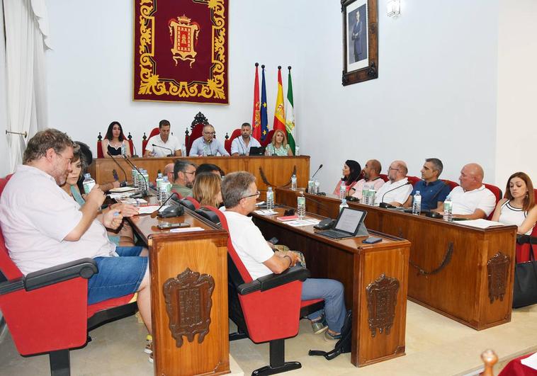 El PP de Baza arremete contra la oposición, a la que acusa de bloquear el ayuntamiento