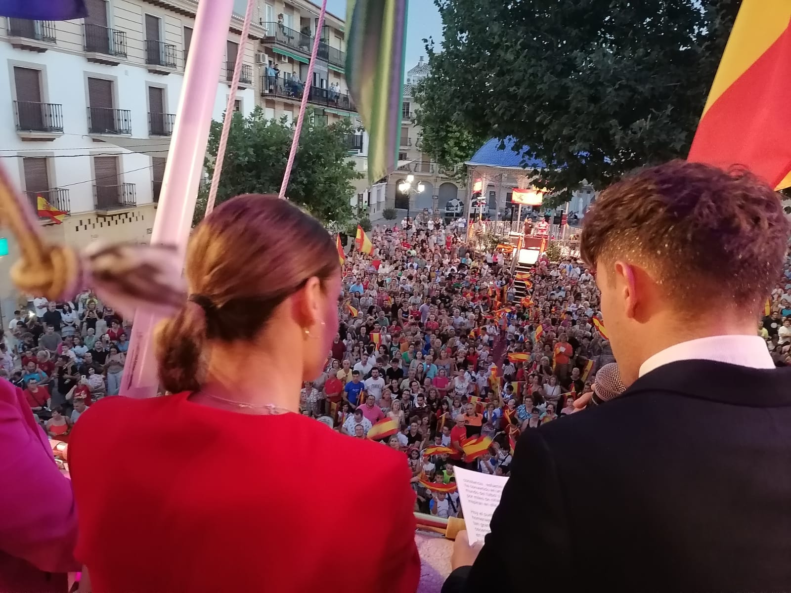 Huéscar, volcada con su paisana.