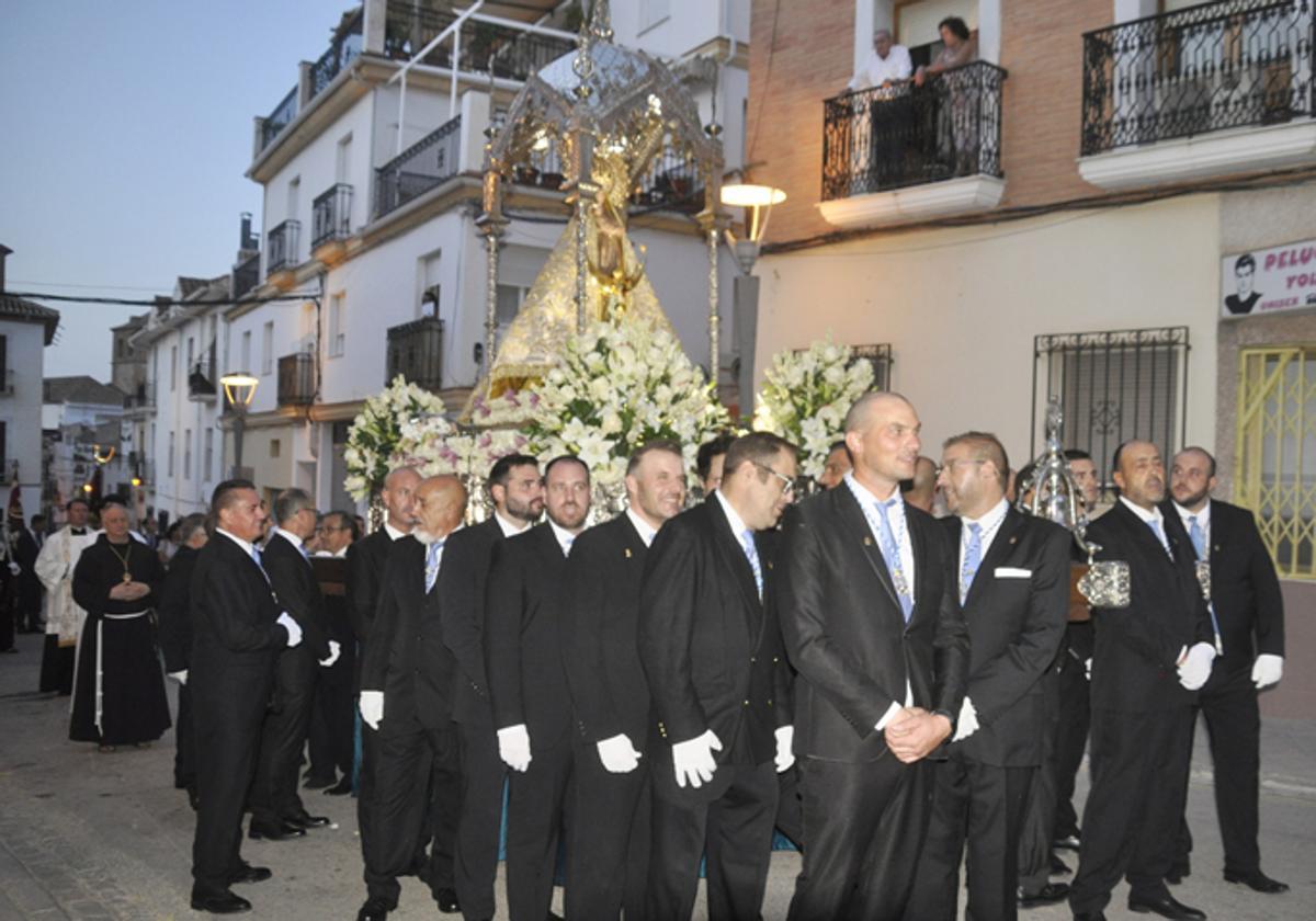 Procesión de la Virgen de la Piedad por las calles de Baza