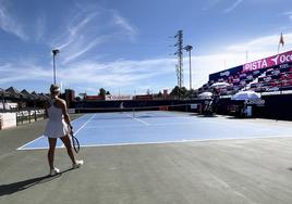 Dos participantes en el torneo en la pista central del Cid-Hiaya de Baza