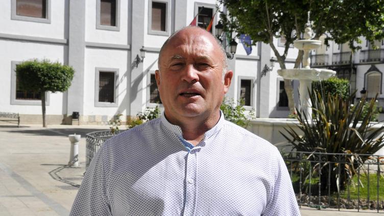 El concejal de Vox de Baza se pasa a los no adscritos: «Franco trabajaba por España y yo por mi pueblo»