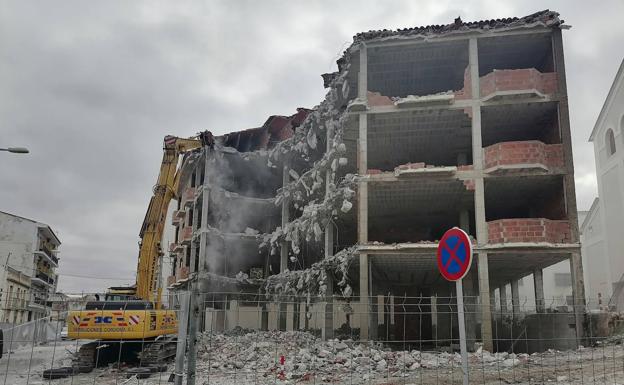Demolición del edificio.