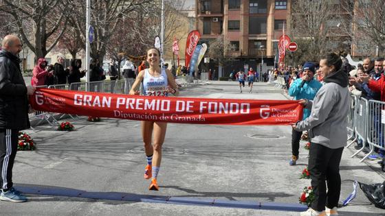 Bouchaib Nasr y Eva Segura «vuelan» en Baza