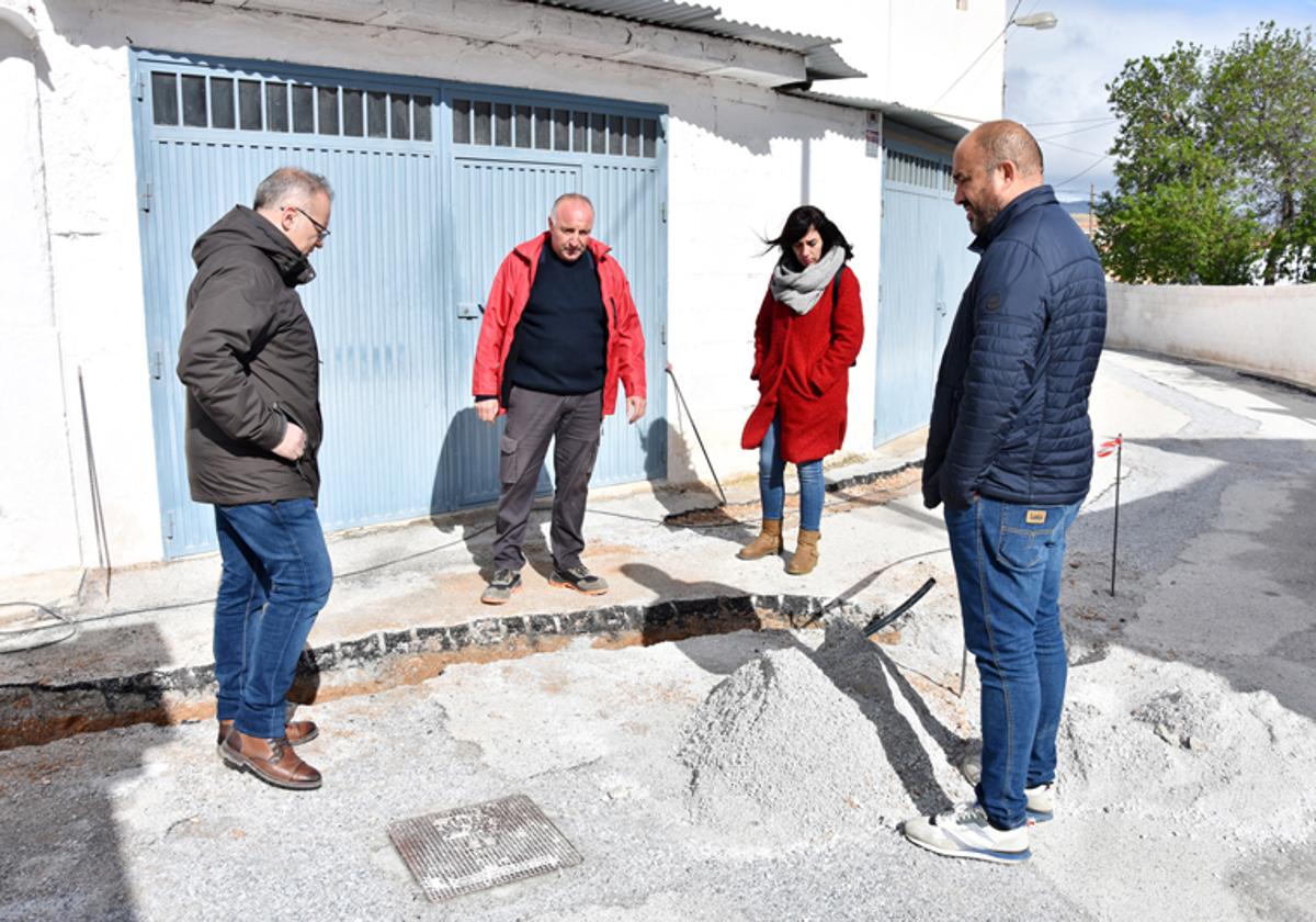 Alcalde y concejales visitan las obras del PFEA 2023