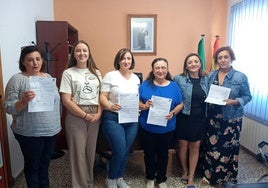 Limpiadoras y la alcaldesa de Cuevas del Campo