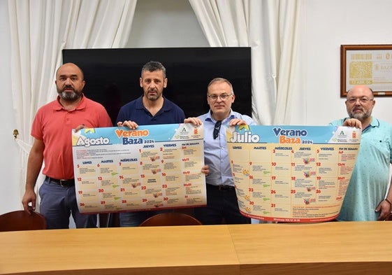 Concejales y alcalde durante la presentación de la programación