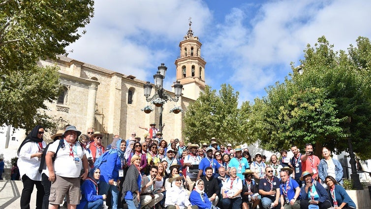 Un centenar de Scout y Guías adultos han visitado Baza