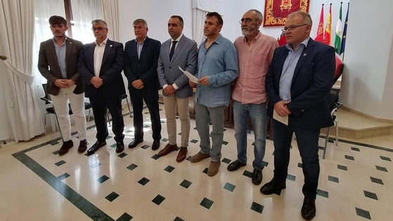 Diputación, ayuntamientos y colectivos acuerdan crear una mesa por el tren Guadix-Baza-Lorca