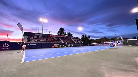 La furia española española sorprende y mete a seis aspirantes en los Octavos del Open JCastillo-Occident W35