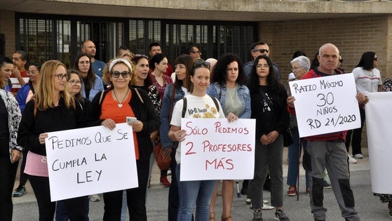 La AMPA del IES Gregorio Salvador de Cúllar pide más profesores que eviten la masificación en las aulas