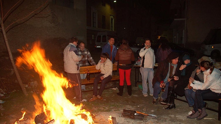 Trece hogueras de Santa Lucía iluminaran esta noche Baza