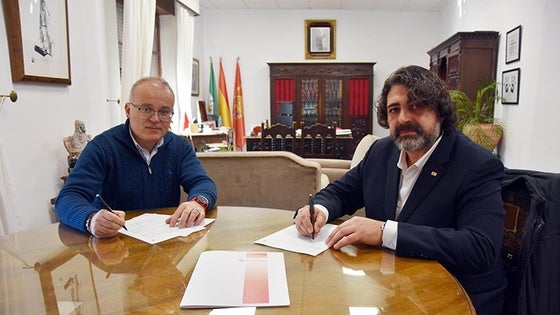 El ayuntamiento bastetano concede una subvención de 12.000 euros a Cruz Roja Baza