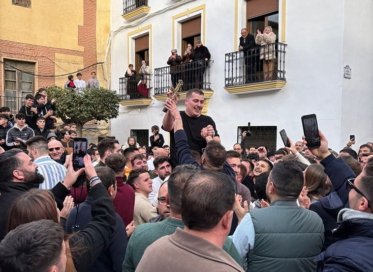 Santiago Corral nuevo «ladrón» del Santo 2025 en Caniles
